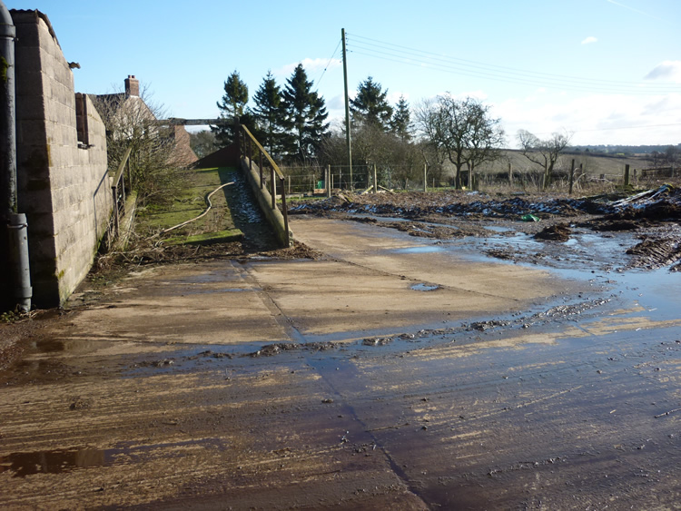 Photograph: 2010: Path now clear (observed on several occasions)