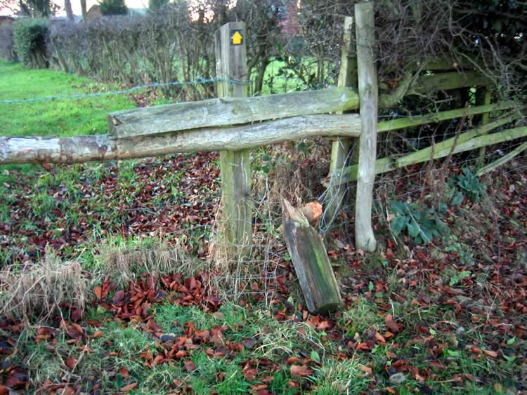 Photograph: 2007: Broken stile